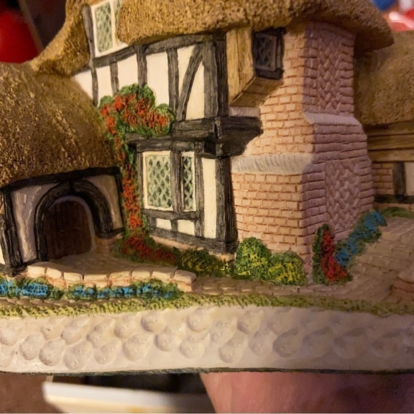 1991 David Winter “Moonlight Haven” English Cottage is handmade, hand-painted. - Picture 5 of 16